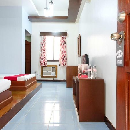 Reddoorz Premium @ Abueg Road Extension プエルト・プリンセサ エクステリア 写真