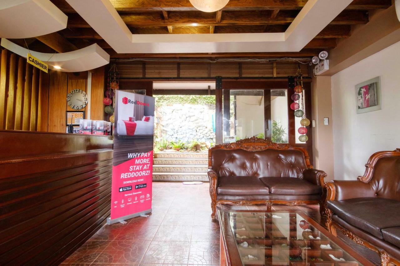 Reddoorz Premium @ Abueg Road Extension プエルト・プリンセサ エクステリア 写真