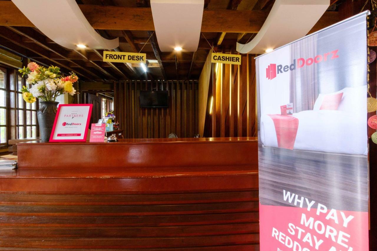 Reddoorz Premium @ Abueg Road Extension プエルト・プリンセサ エクステリア 写真